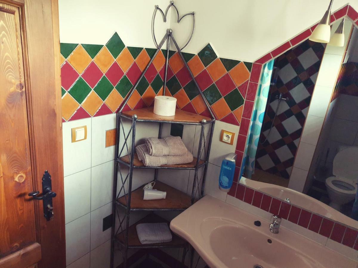 Penzion A Restauracia Toldi Galanta Buitenkant foto